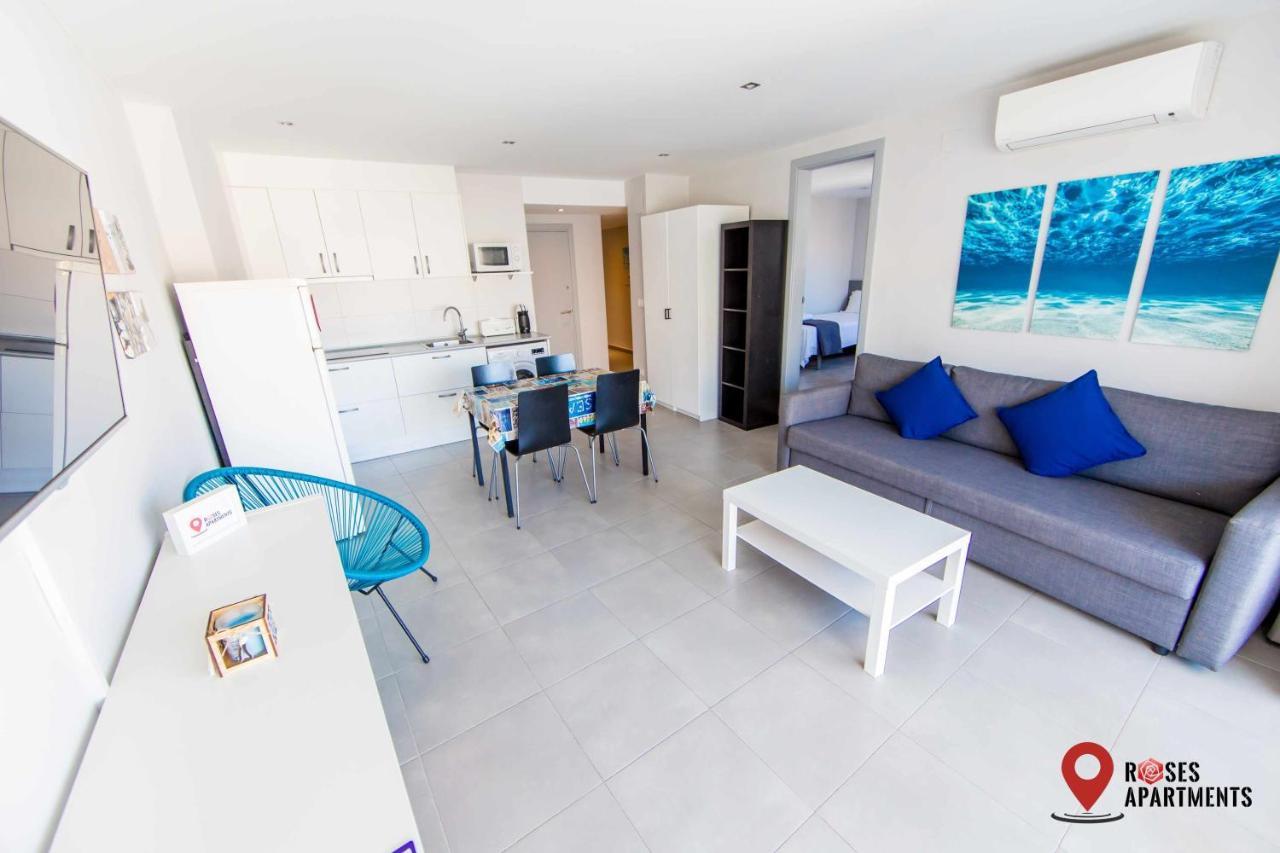 Roses Apartments Ocean 2 Habitaciones Vista Mar Lateral Exterior photo